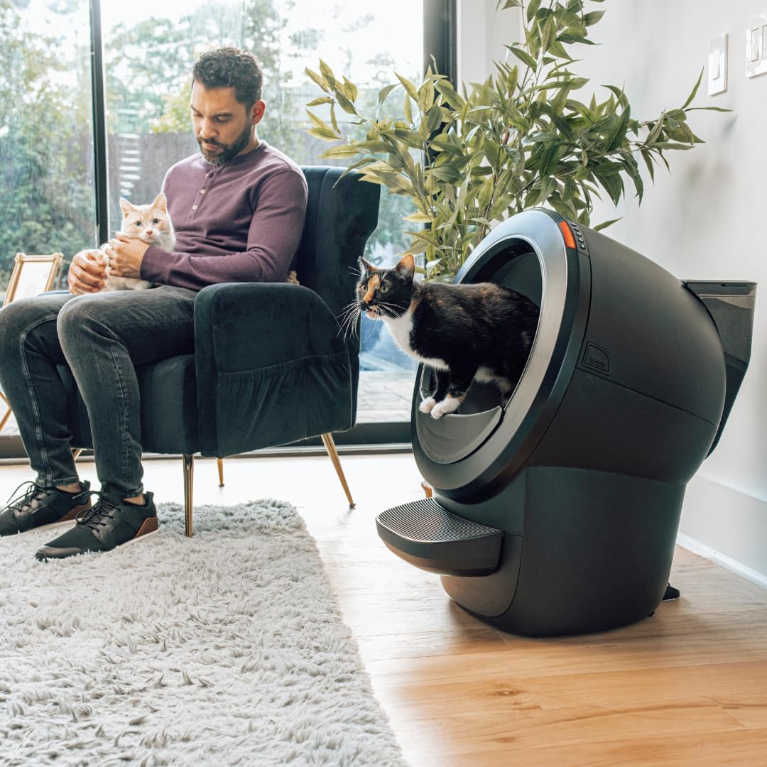 Litter-Robot 4  with Step & Fence (Black)